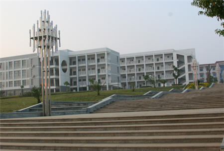 <ucollege class='u-self' data-code='10162'>江西财经大学</ucollege>.png