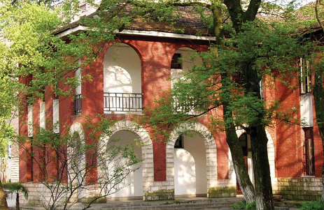 <ucollege class='u-self' data-code='10362'>景德镇陶瓷大学</ucollege>.png