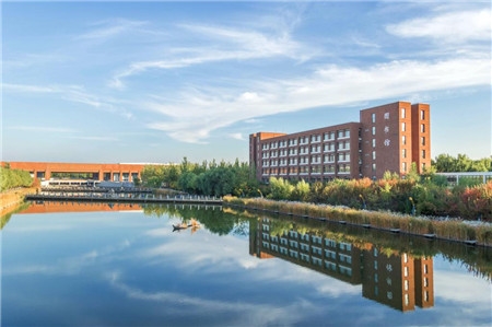 <ucollege class='u-self' data-code='10318'>沈阳建筑大学</ucollege>.jpg