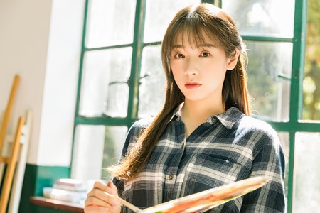 摄图网_501114572_文艺甜美女生<umajor class='u-self' data-code='130402'>绘画</umajor>（企业商用）_副本.jpg