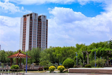 <ucollege class='u-self' data-code='10406'>青岛农业大学</ucollege>.jpg