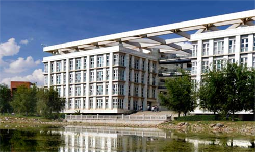 <ucollege class='u-self' data-code='10417'>昆明医科大学</ucollege>.png