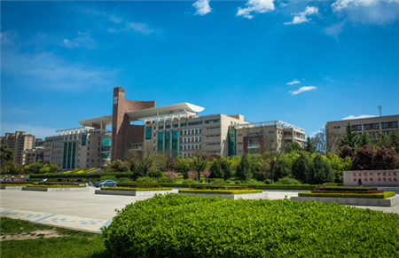 <ucollege class='u-self' data-code='10387'>西北政法大学</ucollege>1.png