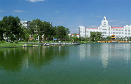 <ucollege class='u-self' data-code='10347'>哈尔滨商业大学</ucollege>.png