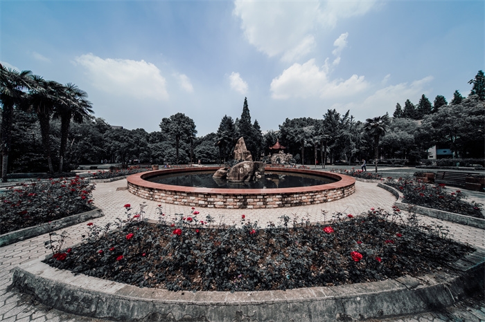 摄图网_501288809_<ucollege class='u-self' data-code='10074'>南京航空航天大学</ucollege>校园（企业商用）.jpg