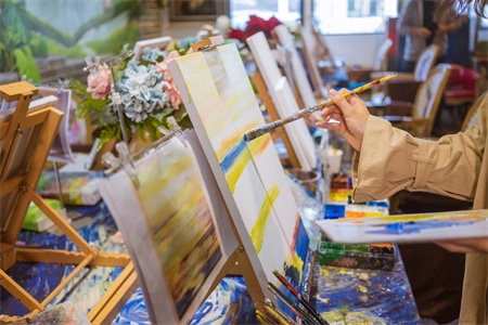 摄图网_500733453_DIY画室<umajor class='u-self' data-code='130402'>绘画</umajor>（企业商用）.jpg