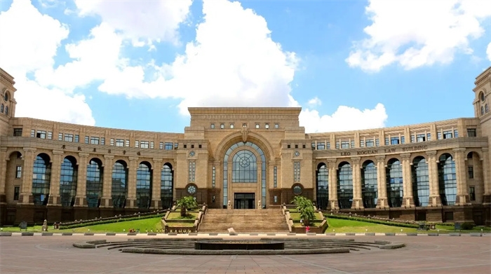 <ucollege class='u-self' data-code='10006'>复旦大学</ucollege>.webp.jpg