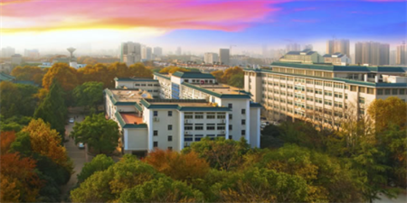 <ucollege class='u-self' data-code='10059'>华中师范大学</ucollege>.png