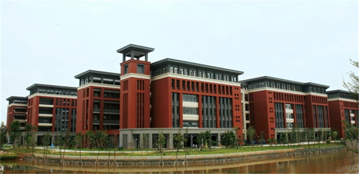 <ucollege class='u-self' data-code='10261'>广州医科大学</ucollege>.png