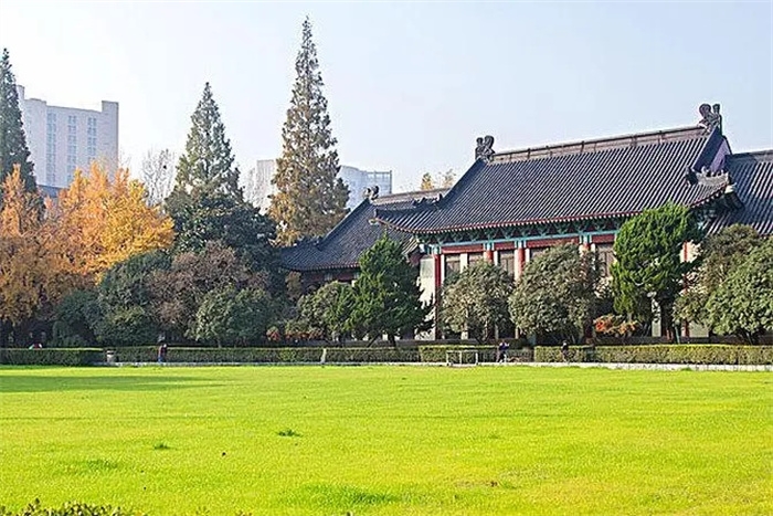 <ucollege class='u-self' data-code='10090'>南京师范大学</ucollege>.webp.jpg