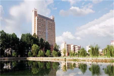 <ucollege class='u-self' data-code='10076'>武汉理工大学</ucollege>.jpg