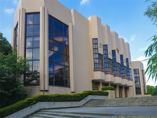 <ucollege class='u-self' data-code='10145'>海军军医大学</ucollege>2.jpg