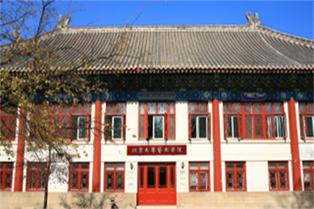 <ucollege class='u-self' data-code='10001'>北京大学</ucollege>2.png