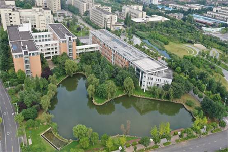 <ucollege class='u-self' data-code='10122'>江苏大学</ucollege><umajor class='u-self' data-code='10'>医学</umajor>院.png