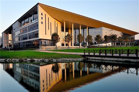 <ucollege class='u-self' data-code='10184'>南京医科大学</ucollege>2.jpg