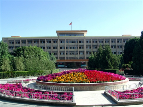 新疆<ucollege class='u-self' data-code='10444'>塔里木大学</ucollege>.jpg