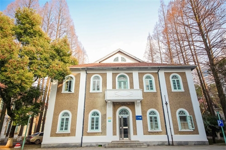 <ucollege class='u-self' data-code='10690'>武汉音乐学院</ucollege>2.jpg