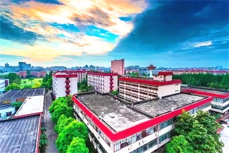 <ucollege class='u-self' data-code='10091'>上海财经大学</ucollege>.jpg