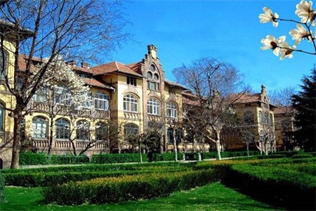 <ucollege class='u-self' data-code='10061'>中国海洋大学</ucollege>2.jpg