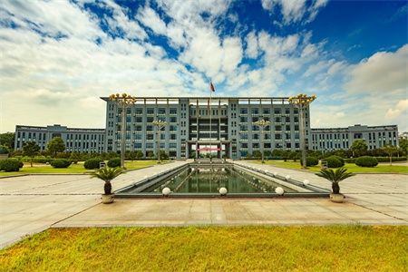 <ucollege class='u-self' data-code='10215'>湖北大学</ucollege>2.jpg