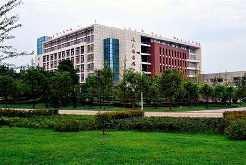 <ucollege class='u-self' data-code='10568'>西南医科大学</ucollege>.png