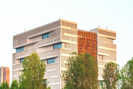 <ucollege class='u-self' data-code='10076'>武汉理工大学</ucollege>.png