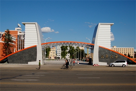 <ucollege class='u-self' data-code='10372'>北华大学</ucollege>4.jpg