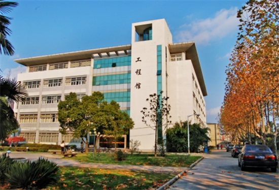 <ucollege class='u-self' data-code='10121'>扬州大学</ucollege>.png