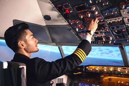 <umajor class='u-self' data-code='081805'>飞行技术</umajor>.jpg