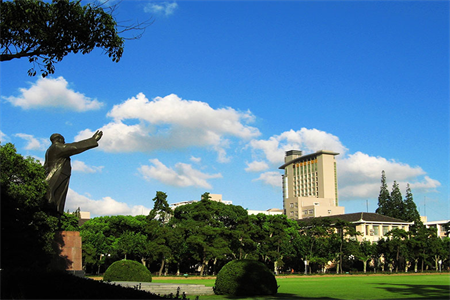 <ucollege class='u-self' data-code='10067'>华东理工大学</ucollege>2.png