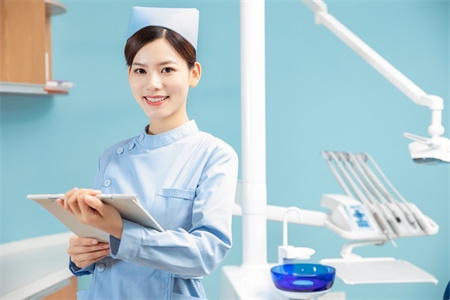 摄图网_501351518_牙科诊所女护士(企业商用).jpg